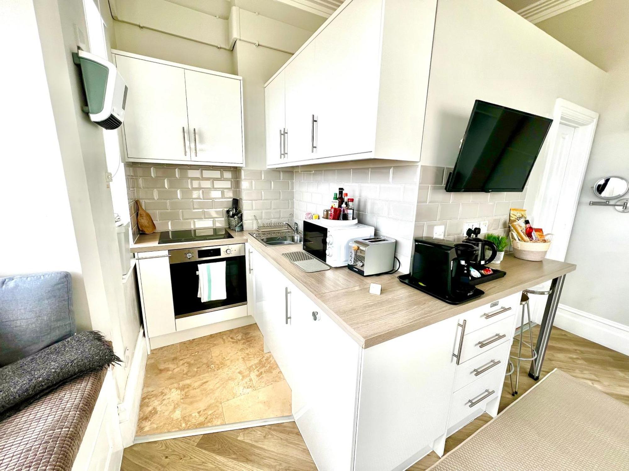 Beachfront Compact Coastal Crib, Direct Sea Views & Air Conditioning Littlestone-on-Sea Buitenkant foto