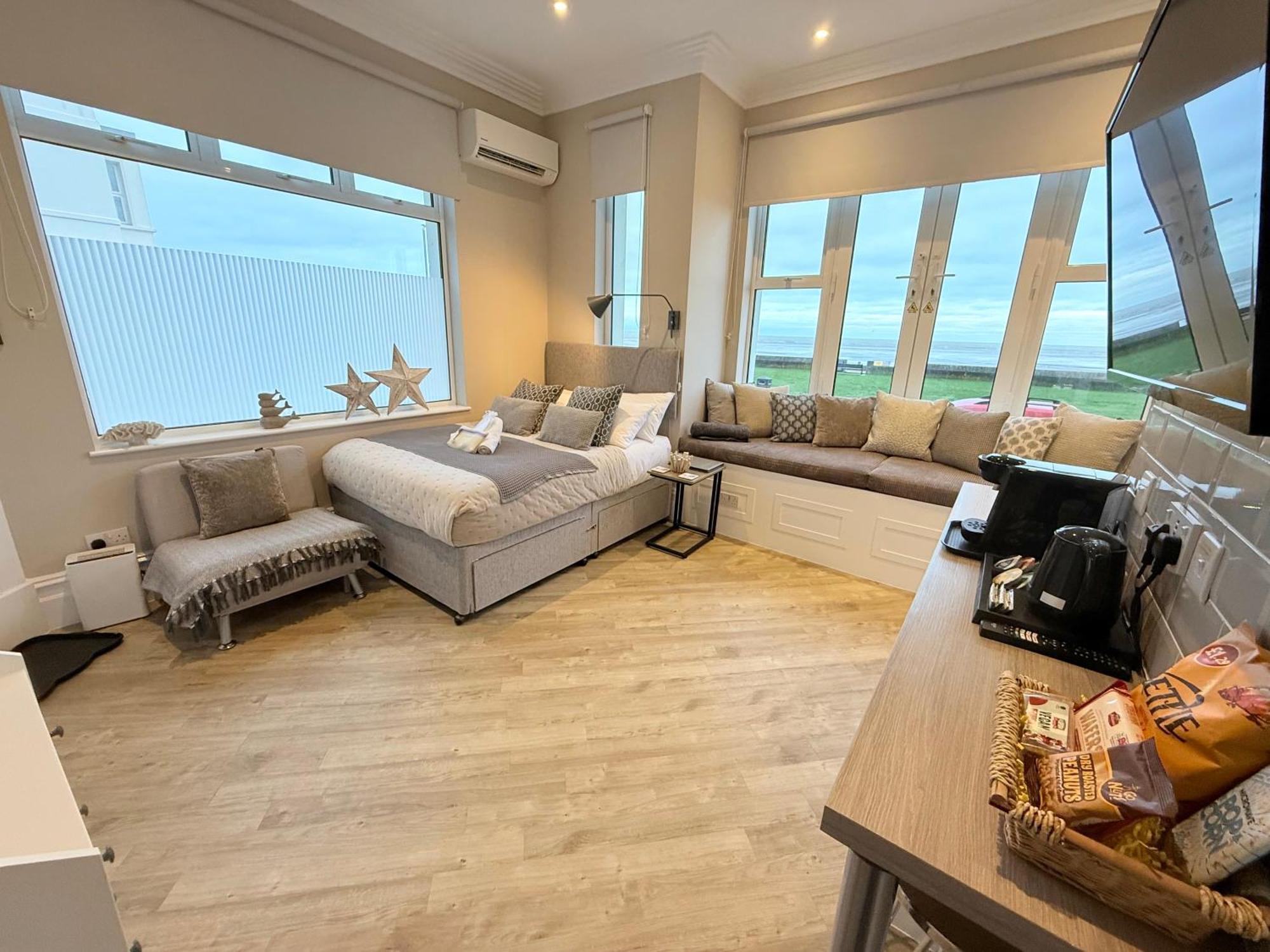 Beachfront Compact Coastal Crib, Direct Sea Views & Air Conditioning Littlestone-on-Sea Buitenkant foto